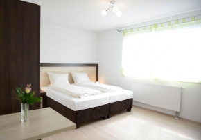 Гостиница Naturparkhotel & Landgasthof Stromberg  Sachsenheim